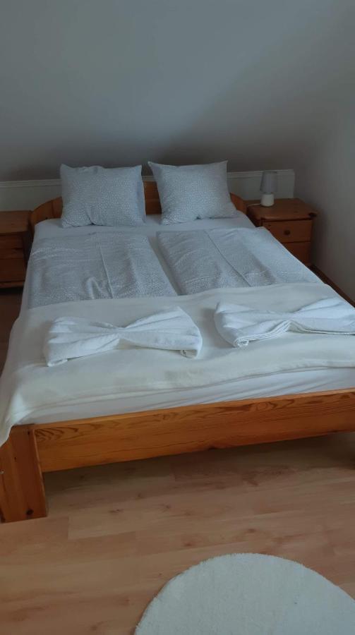 Rege Apartman Alsóörs Zewnętrze zdjęcie