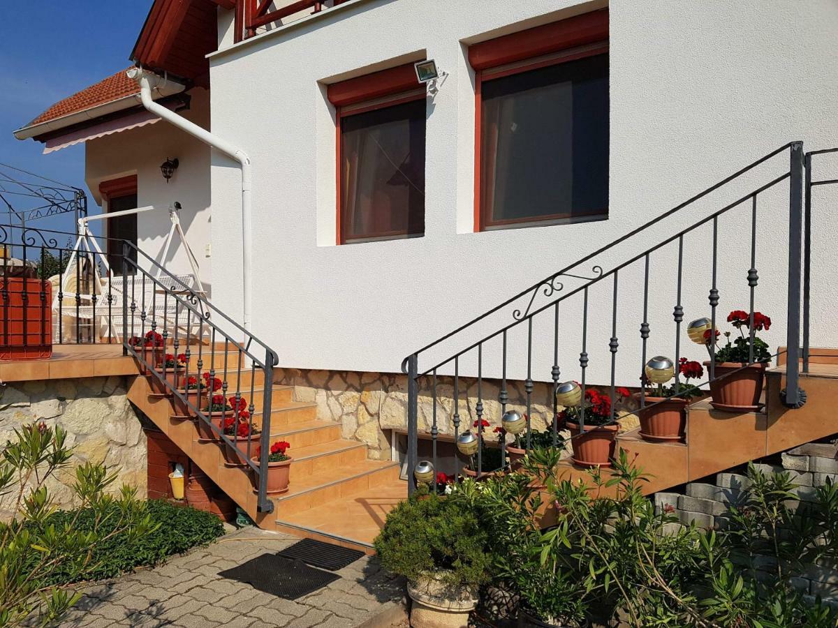 Rege Apartman Alsóörs Zewnętrze zdjęcie